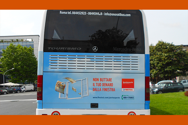 Pullman on Tour Finstral - Guerrilla Marketing